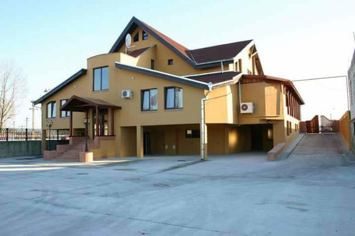 Motel Restaurant Lowe Ντέβα Εξωτερικό φωτογραφία